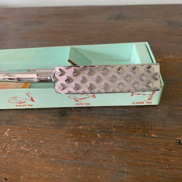 Vintage Fish Master Scales Fish Fast W/ Built- In Knife - Picture 6 of 10